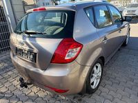 Gebraucht Kia Ceed 109 PS (80 kW) 2011 Beige Kleinwagen