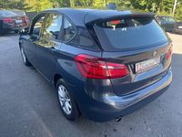 Gebraucht BMW 218 Basis 150 PS (110 kW) 2015 Grau Kombi