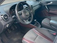 Gebraucht Audi A1 Sportback Ambition 105 PS (77 kW) 2014 Weiß Kleinwagen