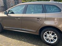 Gebraucht Volvo XC60 Summum 183 PS (134 kW) 2015 Gold SUV