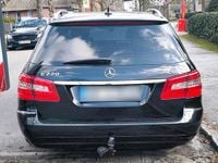 Gebraucht Mercedes E220 170 PS (125 kW) 2010 Schwarz Kombi