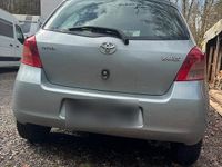Gebraucht Toyota Yaris 101 PS (74 kW) 2006 Grau Kleinwagen
