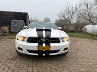 Gebraucht Ford Mustang GT 420 PS (308 kW) 2011 Weiß Coupé