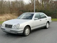 Brugt Mercedes E280 Elegance 204 HK (150 kW) 1998 Grå Sedan