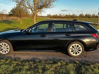 Gebraucht BMW 320 Advantage 184 PS (135 kW) 2020 Schwarz Kombi