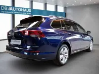 Gebraucht VW Golf VIII Life 110 PS (80 kW) 2024 Blau Kombi