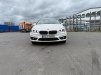 Gebraucht BMW 218 Active Tourer Luxury Line 150 PS (110 kW) 2015 Weiß Van / Kleinbus