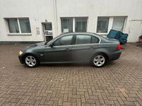 Gebraucht BMW 318 143 PS (105 kW) 2009 Grün Limousine