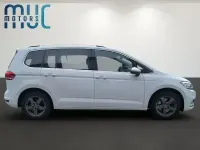 Gebraucht VW Touran Highline 150 PS (110 kW) 2017 Pure white Van / Kleinbus