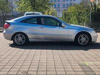 Gebraucht Mercedes C200 163 PS (119 kW) 2001 Silber Coupé