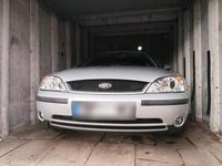 Gebraucht Ford Mondeo 146 PS (107 kW) 2001 Silber Limousine