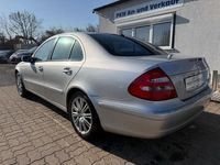 Gebraucht Mercedes E240 Classic 177 PS (130 kW) 2002 Silber Limousine