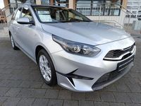 Gebraucht Kia Ceed 140 PS (102 kW) 2025 Silber Kleinwagen
