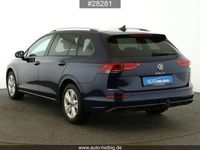 Gebraucht VW Golf VIII Life 150 PS (110 kW) 2023 Atlantik blue metallic Kombi
