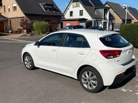 Gebraucht Kia Rio Vision 101 PS (74 kW) 2022 Weiß Limousine
