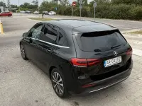 Gebraucht Mercedes B180 116 PS (85 kW) 2021 Schwarz Kleinwagen