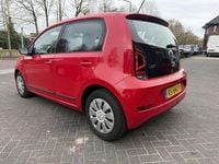 Usado VW up! move up! 60 CV (44 kW) 2018 Rojo Utilitario