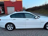 Gebraucht BMW 530 258 PS (189 kW) 2014 Weiß Limousine