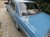 Gebraucht Mercedes E230 136 PS (100 kW) 1981 Blau Limousine