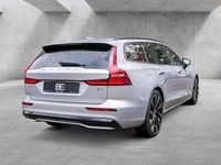 Gebraucht Volvo V60 Plus 197 PS (144 kW) 2024 Silber / silver dawn (metallic) Kombi