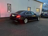 Gebraucht Mercedes E220 194 PS (142 kW) 2018 Schwarz Limousine