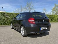 Gebraucht BMW 116 122 PS (89 kW) 2011 Schwarz Kleinwagen