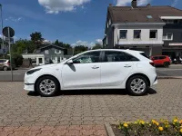 Gebraucht Kia Ceed Comfort 160 PS (117 kW) 2023 Weiß Kleinwagen