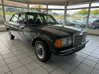 Gebraucht Mercedes 200 109 PS (80 kW) 1982 Blau Limousine