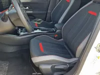 Gebraucht Opel Mokka 136 PS (100 kW) 2023 Jade weiß / dach schwarz SUV