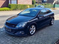 Gebraucht Opel Astra GTC 140 PS (102 kW) 2010 Schwarz Limousine
