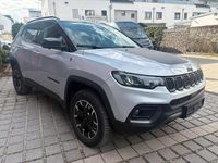 Gebraucht Jeep Compass Trailhawk 179 PS (131 kW) 2022 Silber SUV