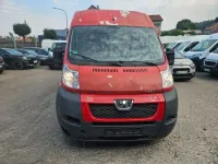 Gebraucht Peugeot Boxer 177 PS (130 kW) 2013 Farbe rot tiziano/deckende lacki Van