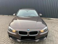 Gebraucht BMW 318 136 PS (100 kW) 2014 Braun Kombi