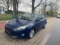 Gebraucht Ford Focus 101 PS (74 kW) 2013 Blau Limousine