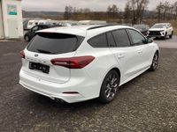 Gebraucht Ford Focus ST-Line 155 PS (114 kW) 2024 Frostweiß Kombi