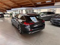 Gebraucht Mercedes C200 Avantgarde 184 PS (135 kW) 2022 Grafitgrau Kombi