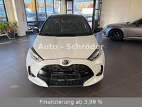 Gebraucht Toyota Yaris Hybrid Sport 116 PS (85 kW) 2023 Platinum white pearl mc. (089) Kleinwagen