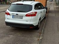 Gebraucht Ford Focus Ambiente 101 PS (74 kW) 2014 Weiß Kombi