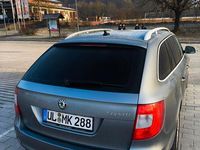 Gebraucht Skoda Superb Ambition 140 PS (102 kW) 2012 Grau Kombi