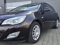 Gebraucht Opel Astra Design Edition 110 PS (80 kW) 2012 Braun Limousine