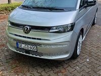 Second-hand VW Multivan 150 CP (110 kW) 2023 Argintiu Monovolum