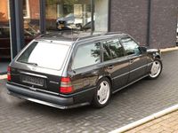 Gebraucht Mercedes E300 AMG 272 PS (200 kW) 1991 Schwarz Kombi