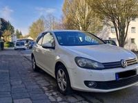 Gebraucht VW Golf VI 105 PS (77 kW) 2011 Weiß Kleinwagen