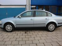 Gebraucht VW Passat 116 PS (85 kW) 2001 Blau Limousine