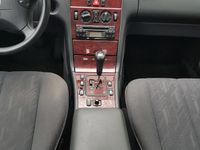 Gebraucht Mercedes E240 Classic 160 PS (117 kW) 2000 Schwarz Limousine
