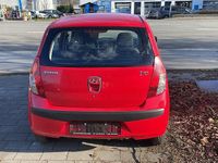 Gebraucht Hyundai i10 45 PS (33 kW) 2009 Rot Kleinwagen