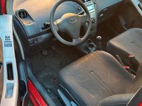 Gebraucht Toyota Yaris 68 PS (50 kW) 2010 Rot Kleinwagen