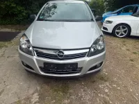 Używany Opel Astra Basis 90 KM (66 kW) 2009 Srebrny Sedan/Limuzyna