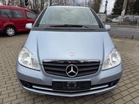 Gebraucht Mercedes A180 116 PS (85 kW) 2011 Blau Limousine