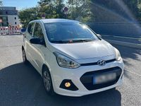 Gebraucht Hyundai i10 Classic 67 PS (49 kW) 2015 Weiß Kleinwagen